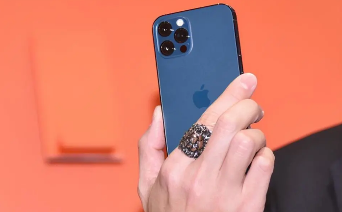 乌拉特后苹果手机维修分享iPhone12系列重启方法教程 