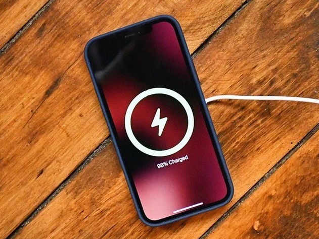 乌拉特后苹果手机维修分享iPhone 12可以随便充电吗 