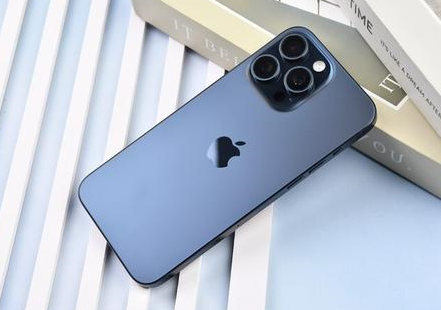 乌拉特后苹果维修点分享iPhone 15 Pro Max屏幕更换全新实操风险 